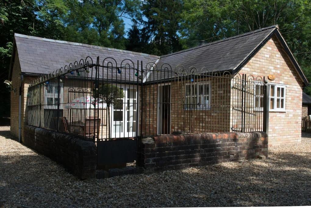 Vakantiehuis The Doghouse Near Silverstone *